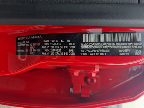 Used 2015 Jeep Renegade Latitude w/ Cold Weather Group II FWD image 38