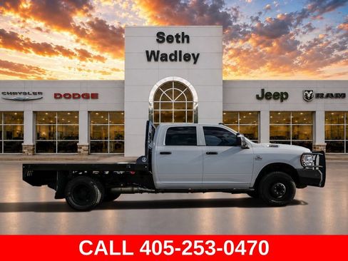 Used 2024 RAM 3500 Tradesman w/ Chrome Appearance Group AWD/4WD image 8
