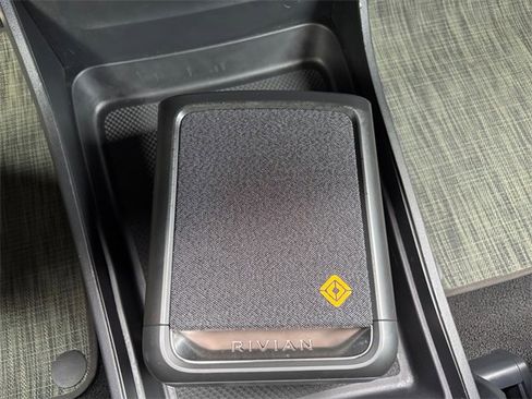 Used 2023 Rivian R1S Launch Edition image 25