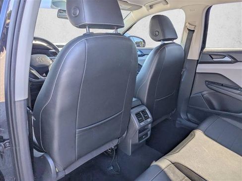 Used 2022 Volkswagen Taos SE FWD image 23