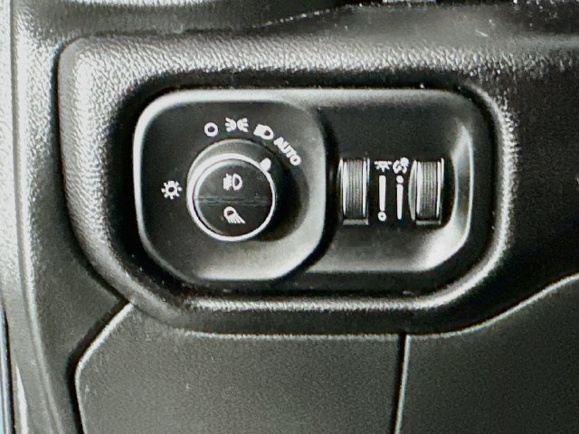 Used 2022 RAM 2500 Laramie w/ Night Edition AWD/4WD image 12