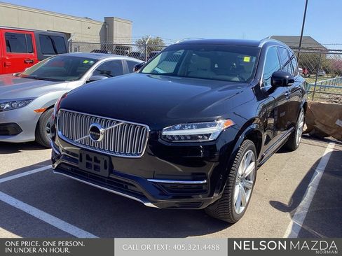Used 2018 Volvo XC90 T8 Inscription w/ Convenience Package image 4