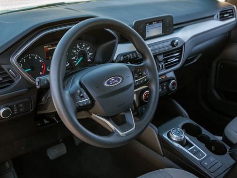 Used 2022 Ford Escape S image 10