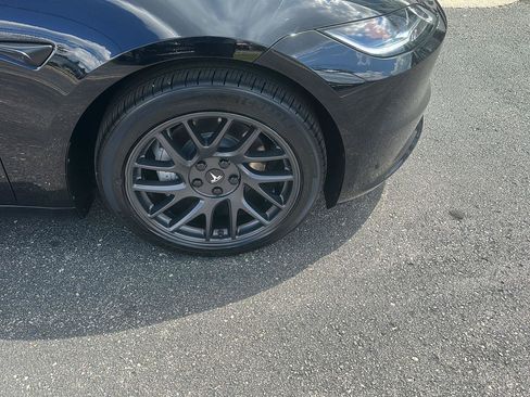 Used 2024 Tesla Model 3 Long Range RWD image 9
