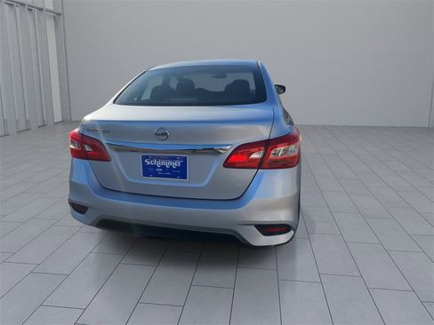 Used 2019 Nissan Sentra S image 7