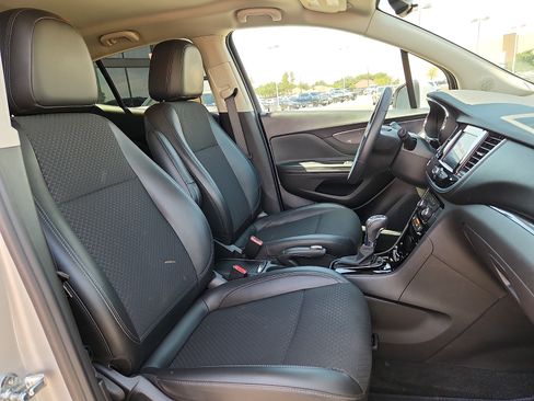 Used 2022 Buick Encore Preferred FWD image 15