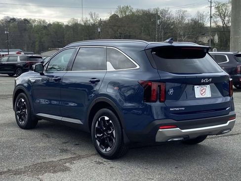 New 2026 Kia Sorento S FWD image 4