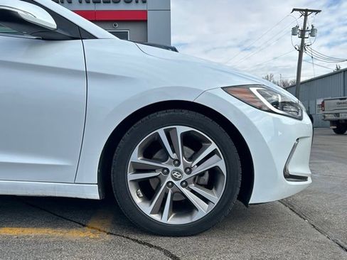 Used 2017 Hyundai Elantra Limited w/ Limited Tech Package 04 image 12