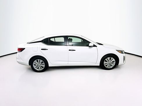 Used 2025 Nissan Sentra S image 10