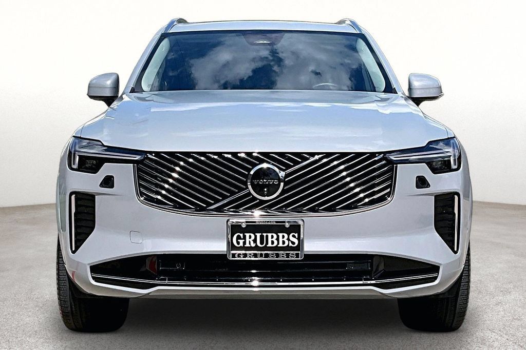 Certified 2026 Volvo XC90 B6 Plus AWD/4WD image 4