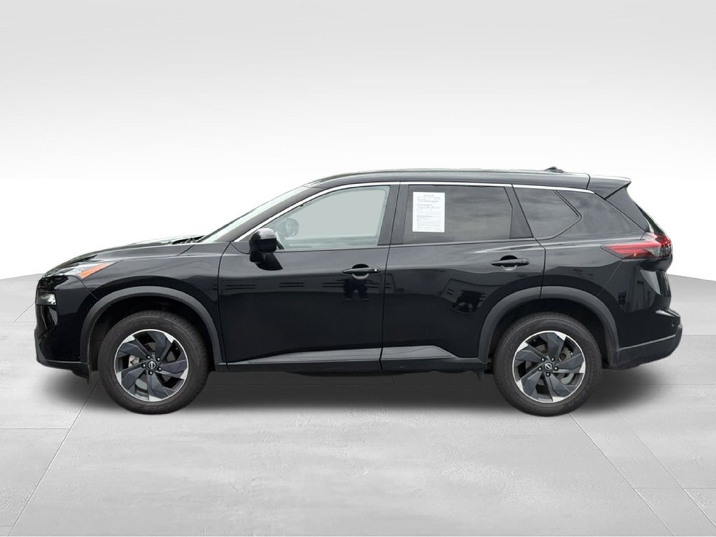 Certified 2025 Nissan Rogue SV FWD image 3