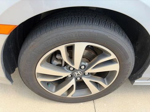 Used 2023 Honda Odyssey Touring image 4