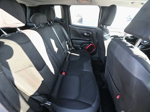 Used 2015 Jeep Renegade Trailhawk image 25