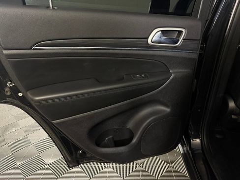 Used 2022 Jeep Grand Cherokee Limited w/ Tech Group AWD/4WD image 27