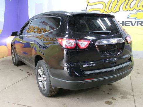 Used 2017 Chevrolet Traverse LT FWD image 5