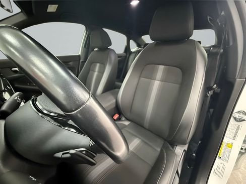 Used 2023 Honda Civic Sport image 9
