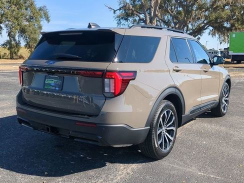 Used 2026 Ford Explorer ST-Line w/ Premium Package RWD image 5