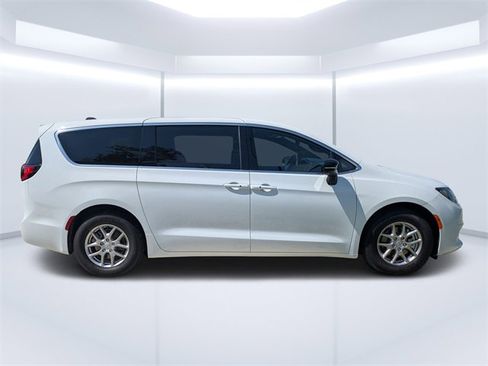 New 2025 Chrysler Voyager LX image 2