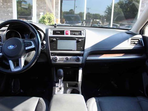 Used 2016 Subaru Outback 3.6R Limited AWD/4WD image 33