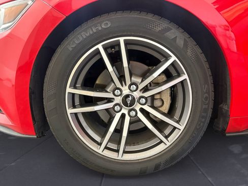 Used 2017 Ford Mustang Coupe RWD image 12