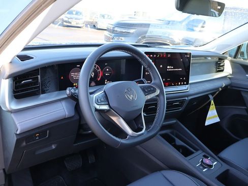 New 2026 Volkswagen Tiguan SE image 21