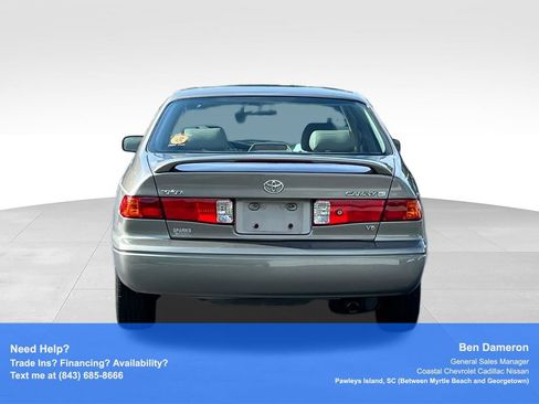 Used 2000 Toyota Camry XLE w/ Value Pkg 2 FWD image 6