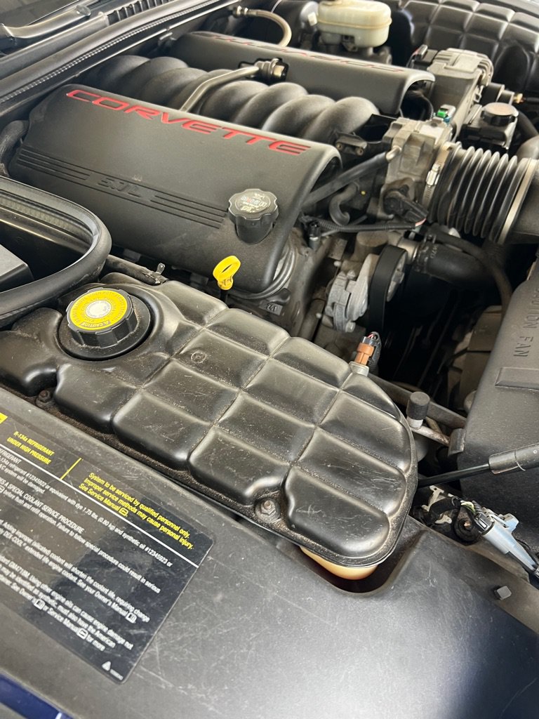 Used 2004 Chevrolet Corvette Convertible w/ Preferred Equipment Group RWD image 13