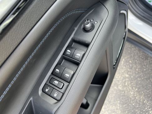 New 2026 Jeep Compass Latitude image 13