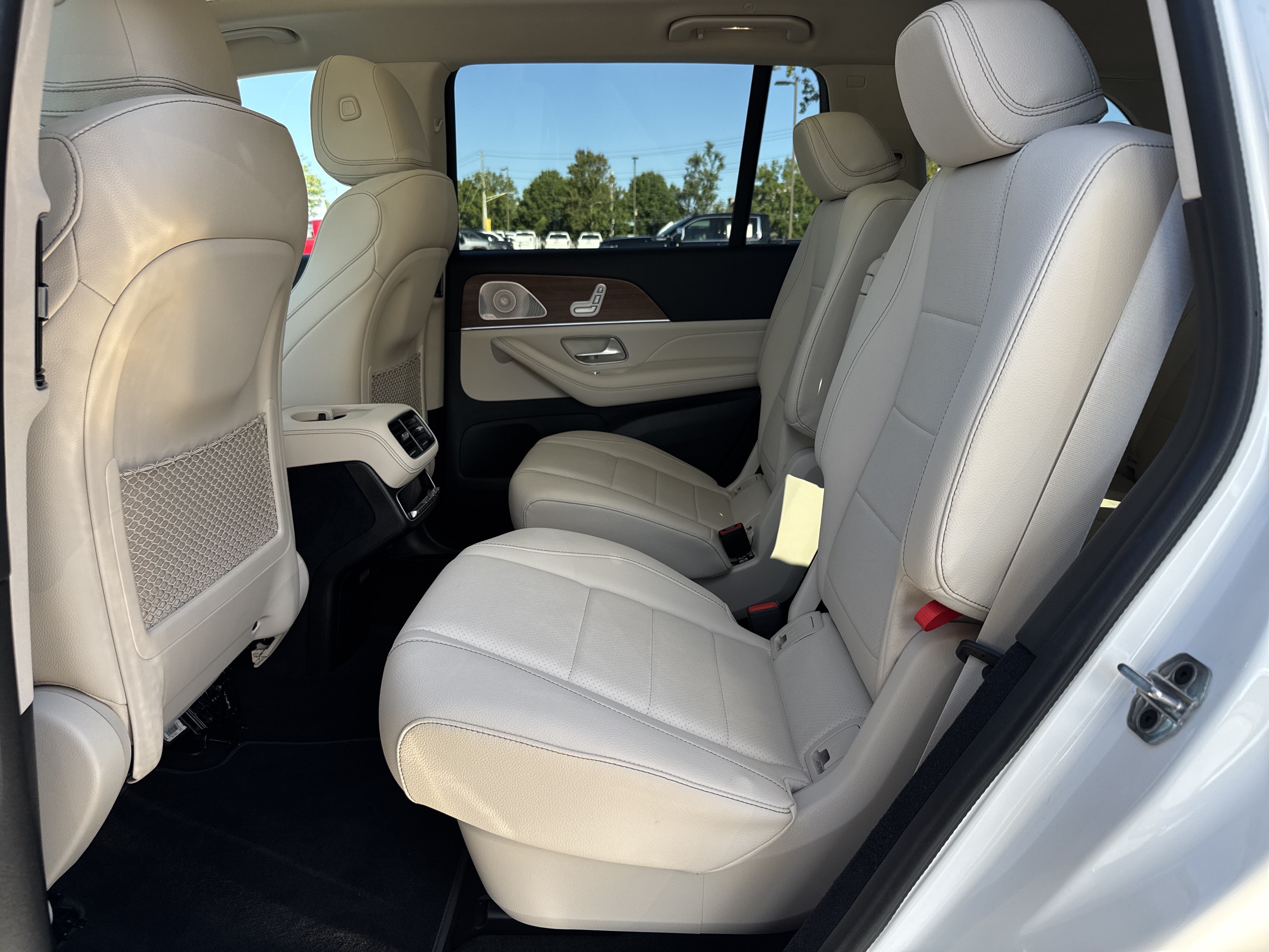 Used 2025 Mercedes-Benz GLS 450 4MATIC image 29