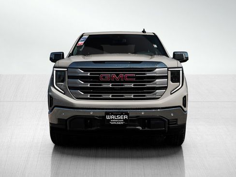 New 2026 GMC Sierra 1500 SLE image 2
