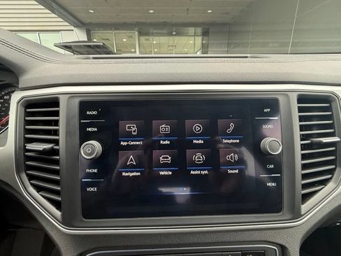 Used 2021 Volkswagen Atlas SE w/ Panoramic Sunroof Package FWD image 30