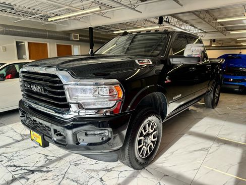 Used 2024 RAM 2500 Limited w/ Towing Technology Group AWD/4WD image 3