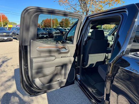 Used 2023 Chevrolet Silverado 1500 LT image 17