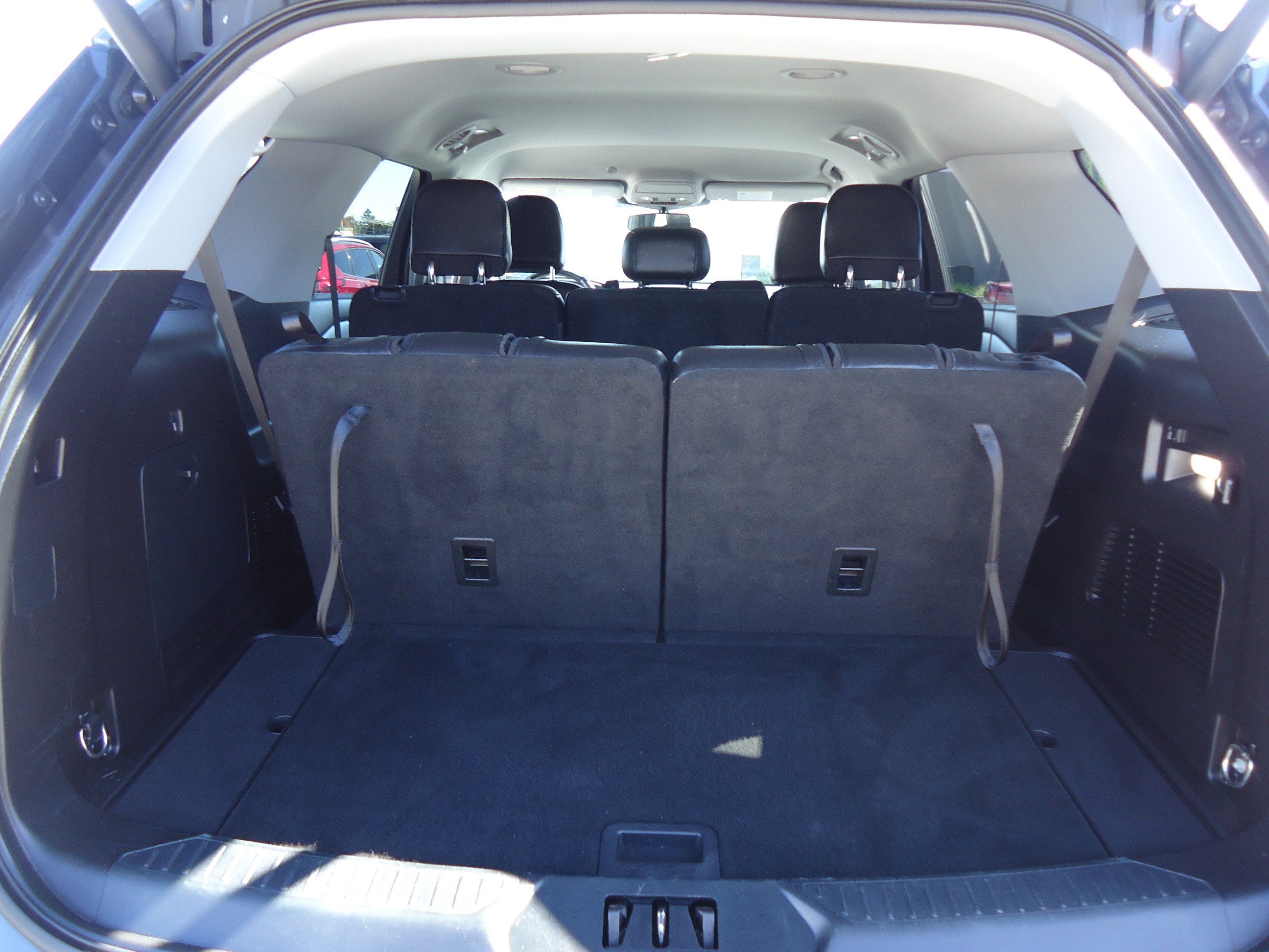 Used 2021 Ford Explorer XLT w/ Equipment Group 202A AWD/4WD image 31