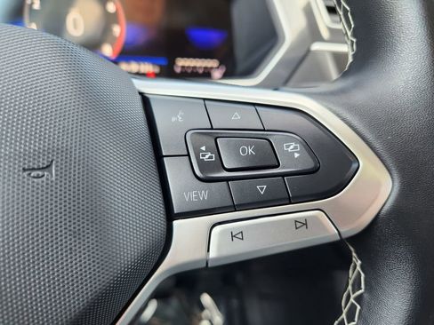 Certified 2024 Volkswagen Tiguan SE image 19