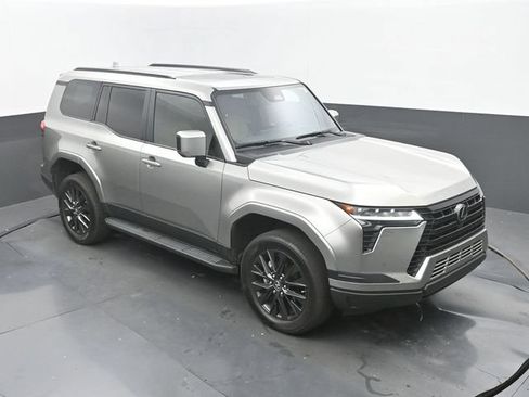 Used 2024 Lexus GX 550 w/ Cold Area Package AWD/4WD image 13