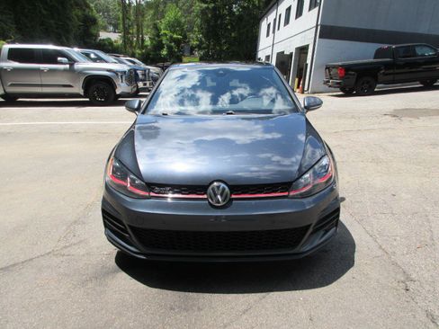 Used 2018 Volkswagen GTI Autobahn FWD image 2