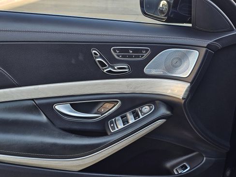 Used 2016 Mercedes-Benz S 550 Sedan image 18