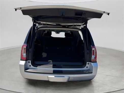 Used 2019 GMC Yukon XL SLE w/ Convenience Package image 18