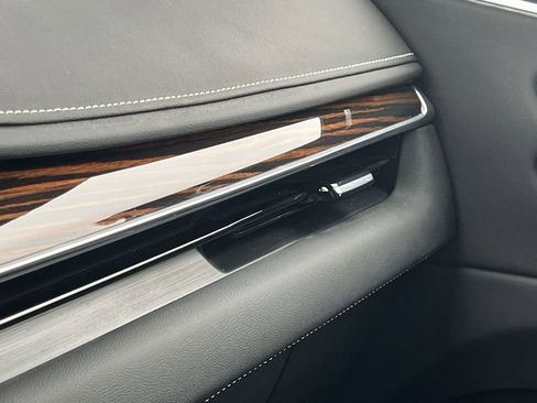 Used 2023 Cadillac Escalade Premium Luxury image 51