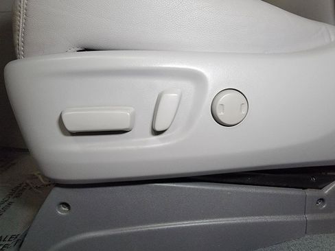 Used 2020 Toyota Sienna XLE FWD image 23