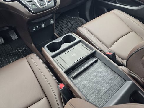New 2026 Honda Odyssey Touring image 17