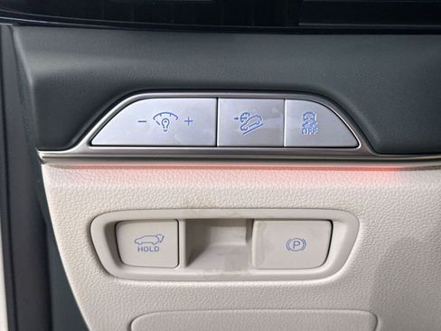 Used 2025 Genesis GV80 2.5T Advanced image 14