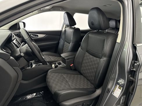 Used 2020 Nissan Rogue Sport SV w/ Technology Package image 11