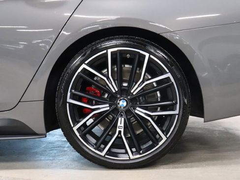 Used 2022 BMW M550i xDrive AWD/4WD image 37
