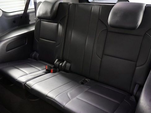 Used 2017 GMC Yukon XL SLT w/ Open Road Package image 12