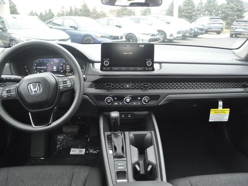 Certified 2025 Honda Accord LX image 13