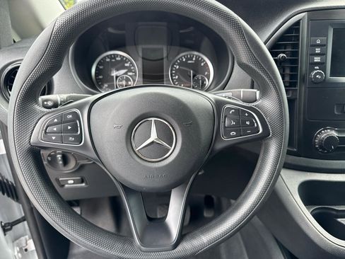 Used 2023 Mercedes-Benz Metris image 22
