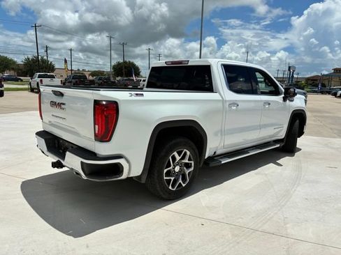 Used 2023 GMC Sierra 1500 SLT w/ SLT Premium Package AWD/4WD image 3