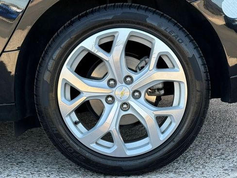 Used 2018 Chevrolet Volt Premier w/ Driver Confidence Package FWD image 27